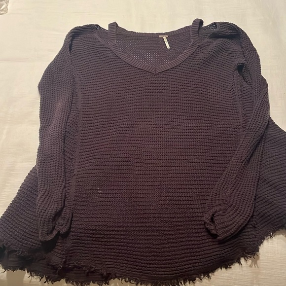 Free People Black Knit Chunky Shoulder Cutout Long Sleeve shirt SMALL - Picture 2 of 4